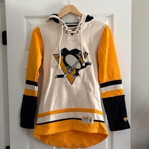 Brand new with tags Vintage Hockey Women’s Pittsburgh Penguins Sweatshirt